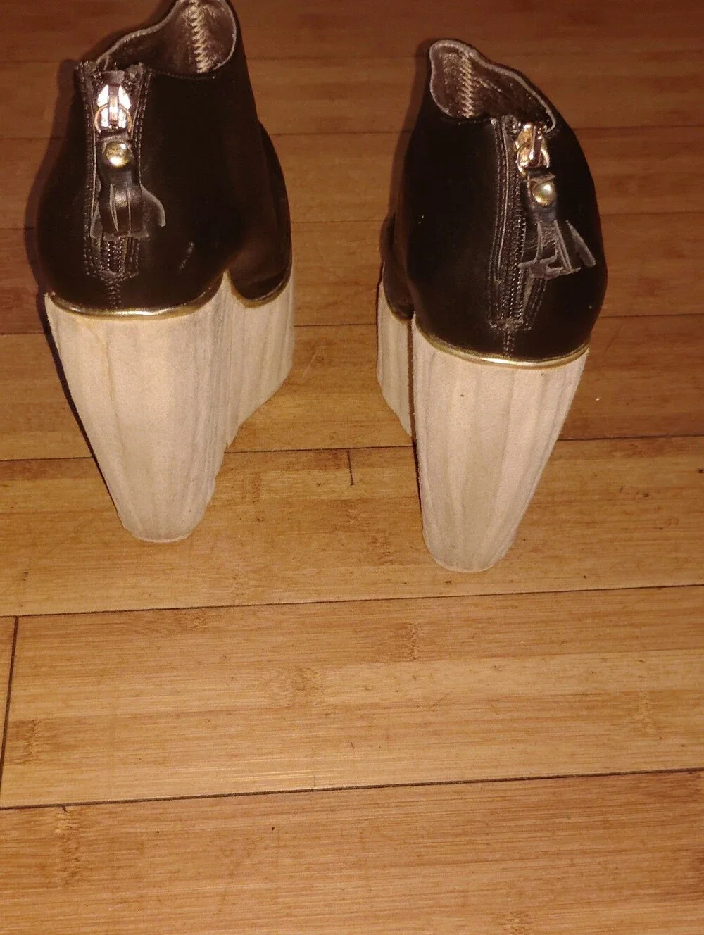 Elly Clay black Leather And Ultrasuede Platform Wedges Sz 10